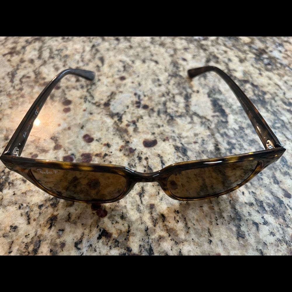 Brand new Rayban RB4323 brown tortoise polarised womens sunglasses. - Picture 2 of 7